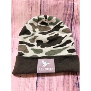 Southern String Hat Co Camouflage Beanie Duck Logo Cuffed Knit Hat Mens Green